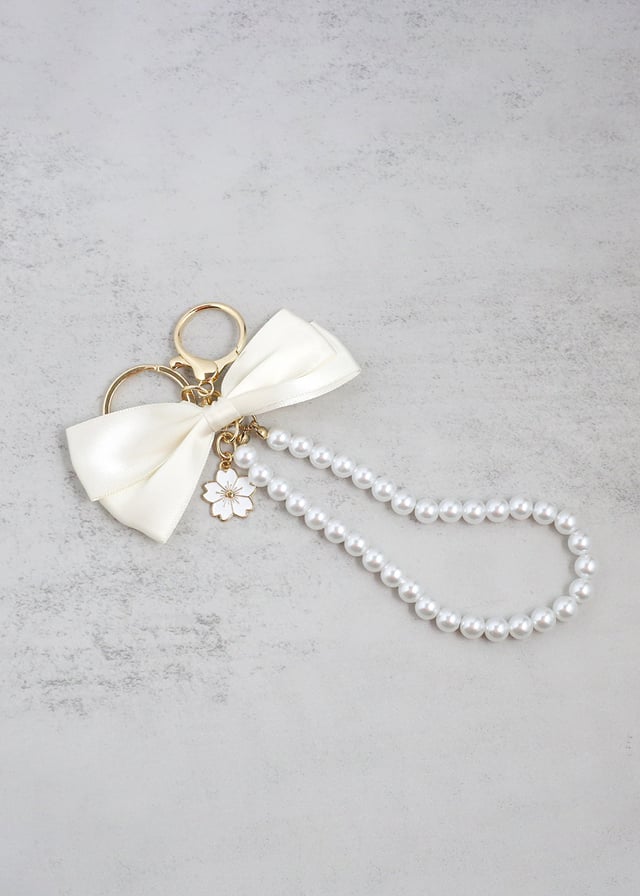 Gorgeous Bow Pearl + Flower Keychain