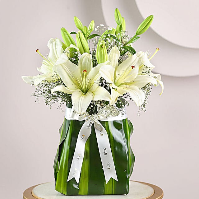 Buy/Send Dreamy Lily Arrangement Online- FNP