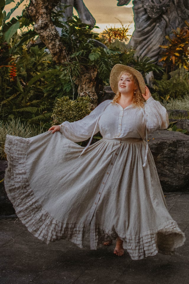 Dorothy 27 | Ruffled maxi linen skirt