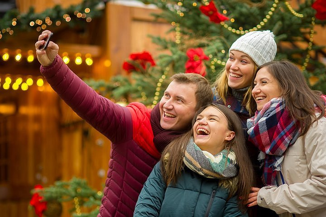 Get in the holiday spirit with a scavenger hunt by Holly Jolly Hunt in St. Louis