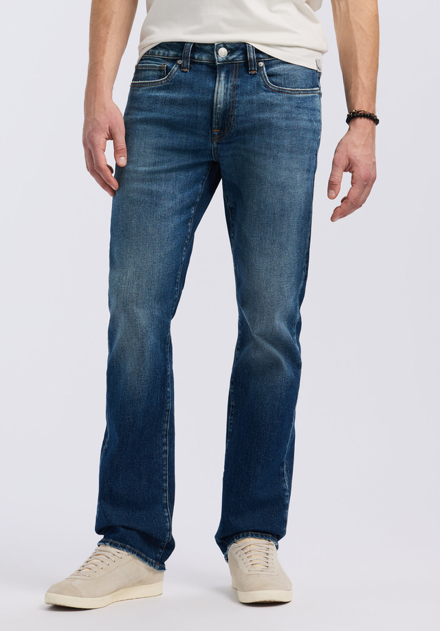 Relaxed Straight Driven Men's Jeans, Indigo Sanded - BM26059