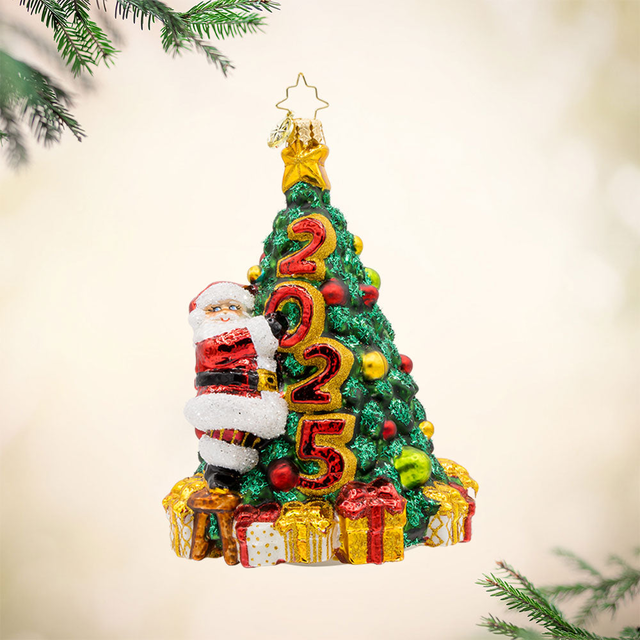 Santas 2025 Tree Trim