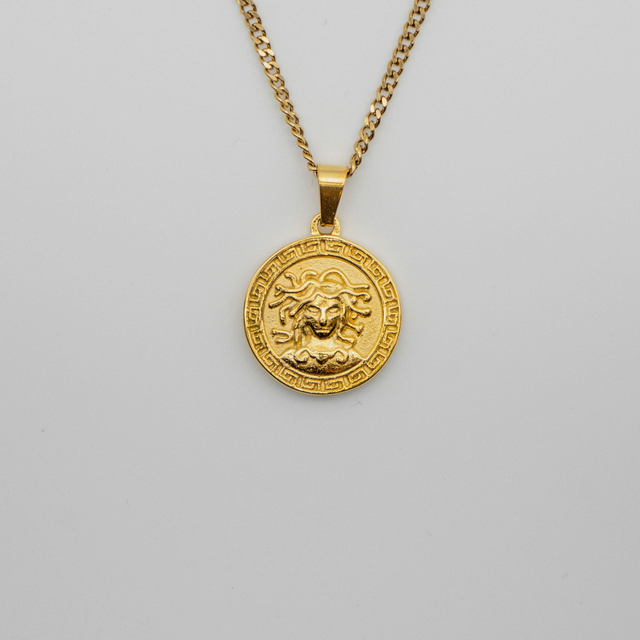 Medusa Pendant Necklace - Gold