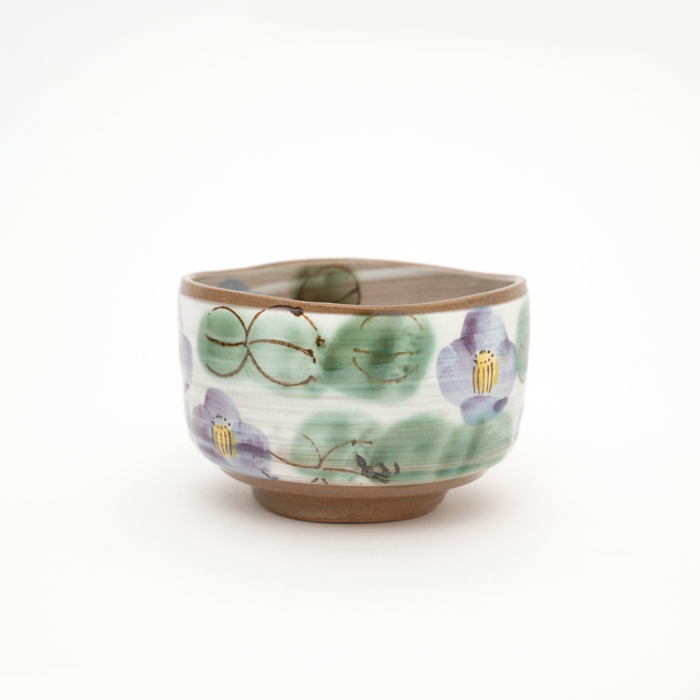 Handmade Mino Ware Matcha Bowl: Enchanting Elegance of Purple Camellia