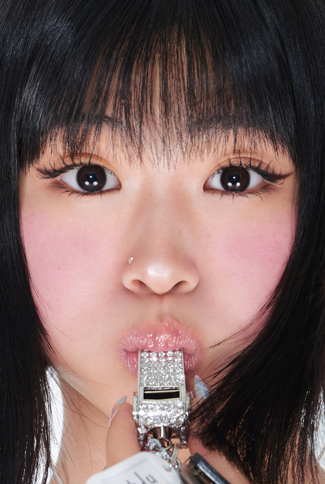 Quiet Kristin 1Day - Glow Black