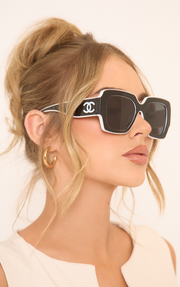 Side Logo Detail White Trim Oversized Sunglasses In Black