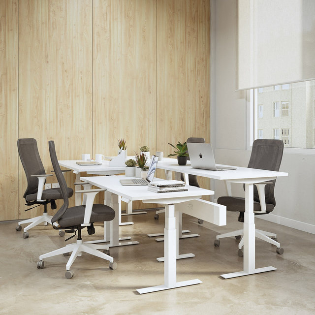 Series L 3S Desk for 4 + Boom Power Rail