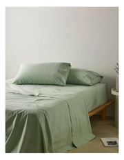 Stonewashed Cotton Fitted Sheet in Pistachio