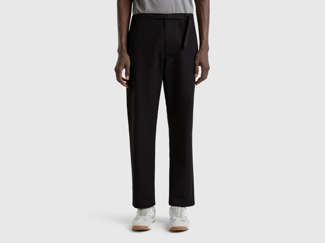 Trousers with straight leg