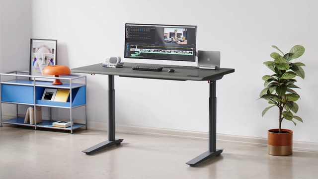 Autonomous SmartDesk 5 | Standing desk, reinvented.