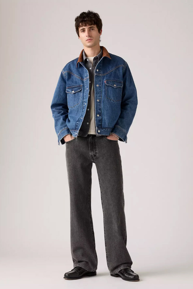 567 Relaxed Flare Jeans