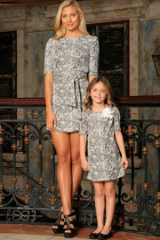 Black White Stretchy Elbow Sleeve Casual Shift Mother Daughter Dress