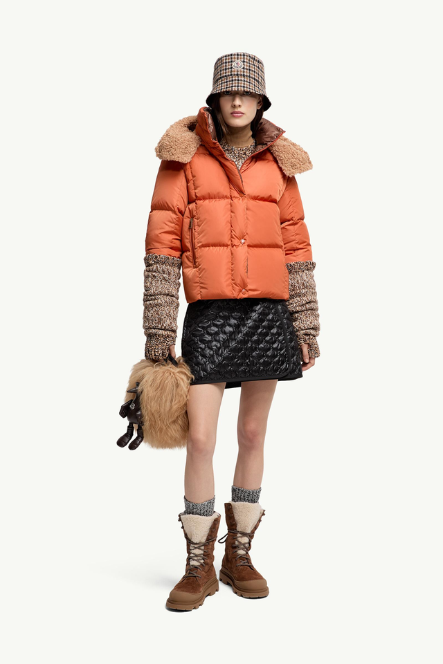 Castelnou Square-Quilted Hooded Short Down Jacket