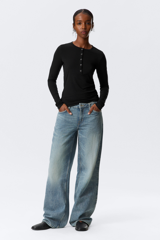 Ample Low Rise Loose Wide Leg Jeans