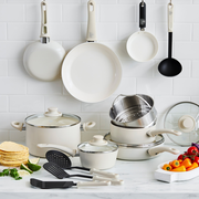 Soft Grip 16-Piece Cookware Set