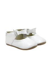 Sofia First Kicks White