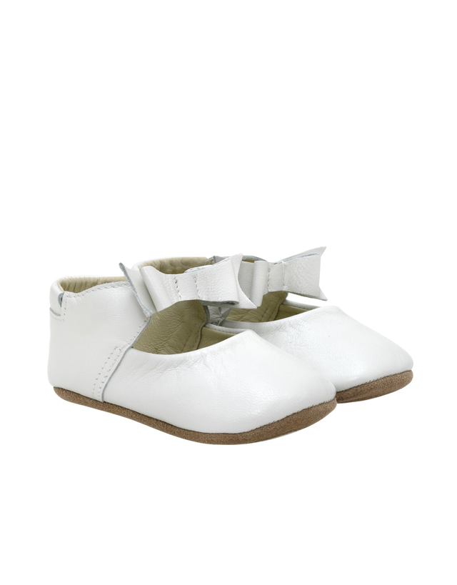 Sofia First Kicks White