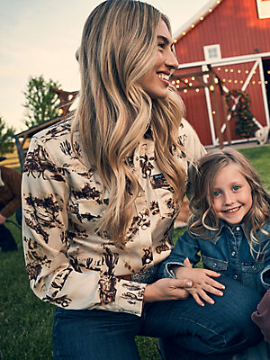 Women's Wrangler Bold Bucking Cowboy Western Snap Shirt