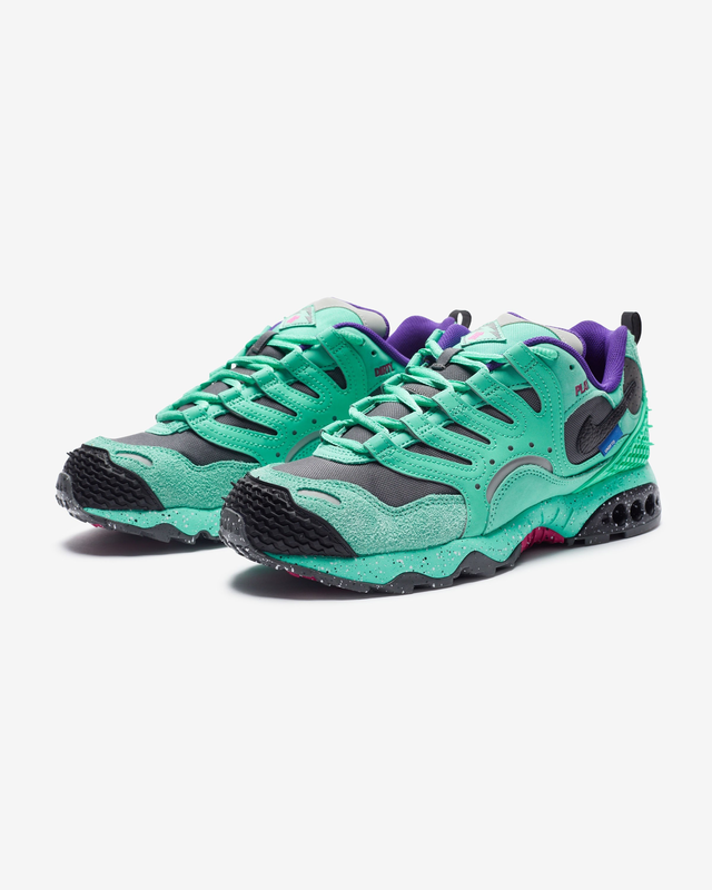 UNDEFEATED X NIKE AIR TERRA HUMARA - LIGHTMENTA/ BLACK