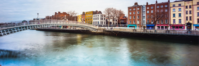 Book flights from Barcelonato Dublin