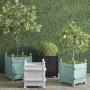 Versailles Planter