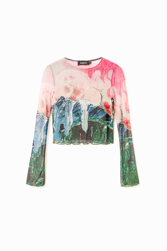 Short slim fantasy T-shirt