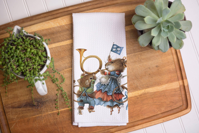 4th of July Tea Dish Towel, Marjolein Bastin Patriotic Kitchen Towel Vera the Mouse decor Independence Day Kitchen Decor Hostess Gift - PR