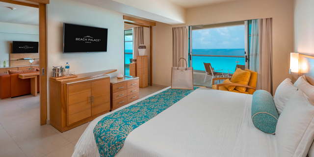 SUPERIOR OCEAN VIEW SUITE