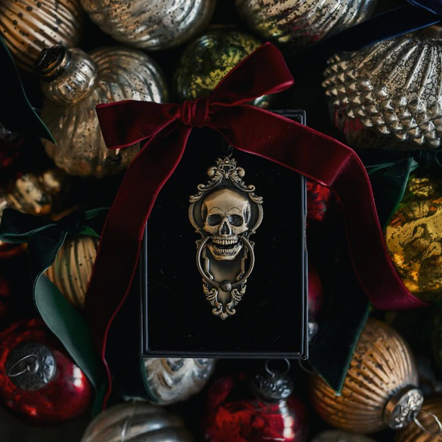 Throne of Glass Mort Door Knocker Ornament