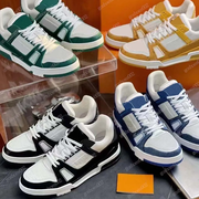 Designer Shoes Embossed Trainer Sneaker White Black Sky Blue Green Denim Pink Red Luxurys Mens Casual Sneakers Low Platform Womens Trainers