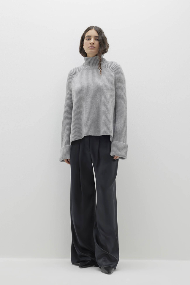 ISABELLA CASHMERE TURTLENECK