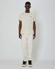 Regular t-shirt with contrasting logo on the front