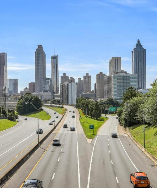 Stylish City Living Apartments with Free Parking in Midtown Atlanta