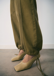 Buty skórzane z kwadratowym noskiem - Kobieta | MANGO OUTLET Poland