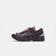 UNAFFECTED Gel-Kayano 20 Sneaker in Dark Cherry/Black