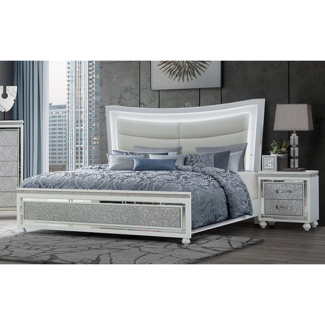 Global Furniture Collete White 2pc Bedroom Set With Queen Bed