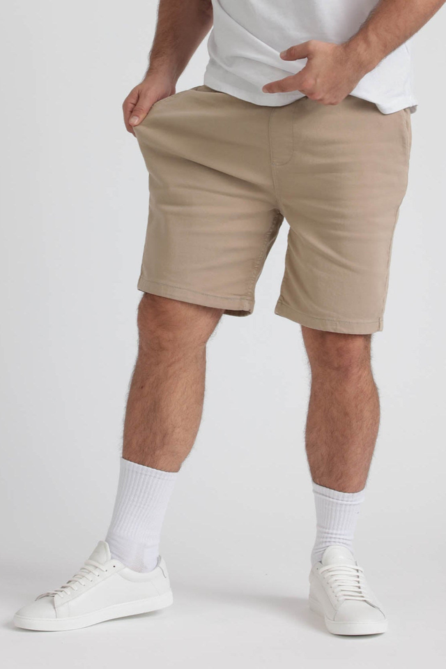 Comfort Shorts (Athletic Fit) / Light Khaki