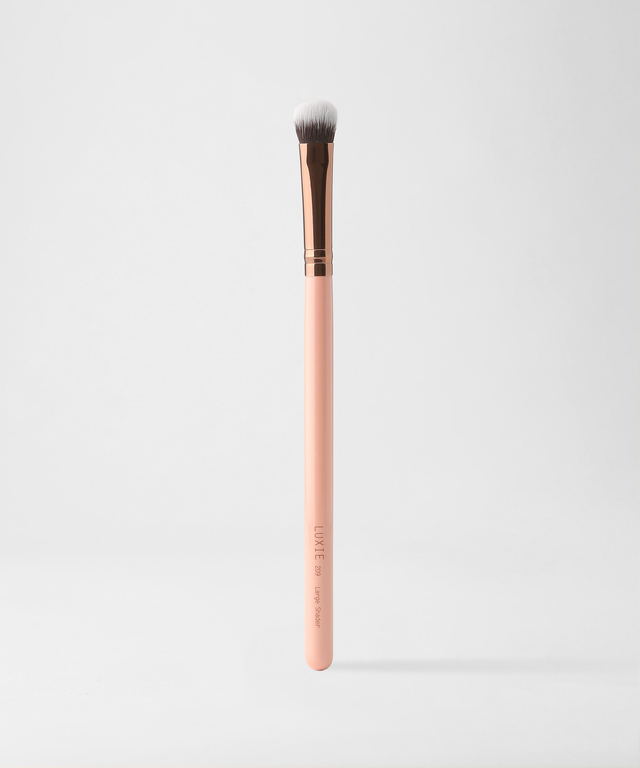 LUXIE 209 Large Shader Brush - Rose Gold