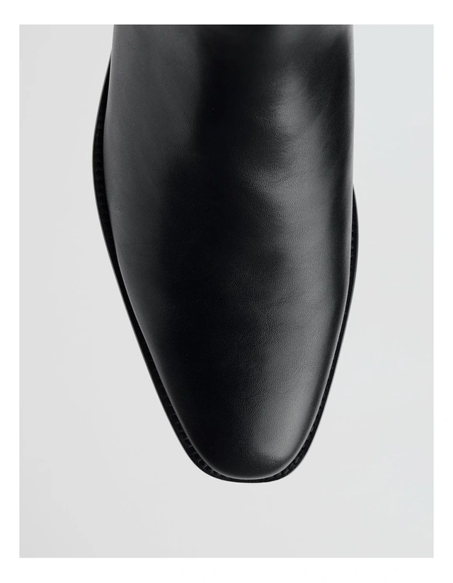 Como Chelsea Boot in Black