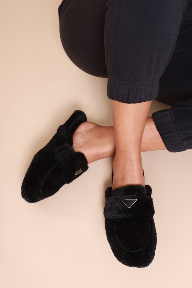 Soulmates Faux Fur House Shoes - Black