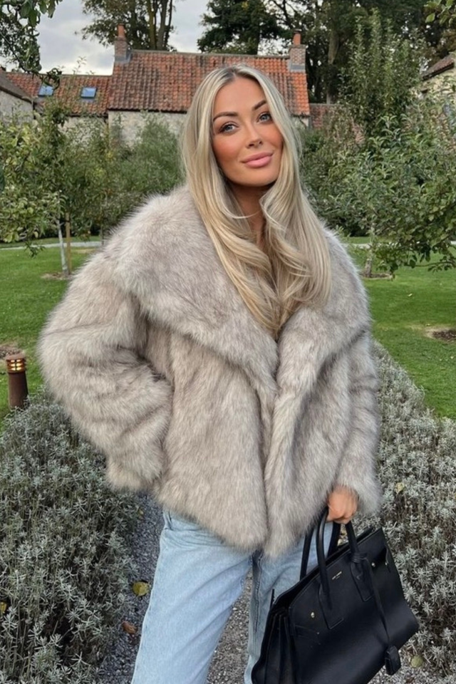 Olivia beige faux fur coat