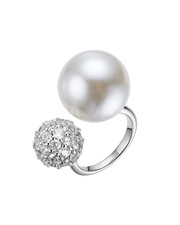 Evie Pearl Ring