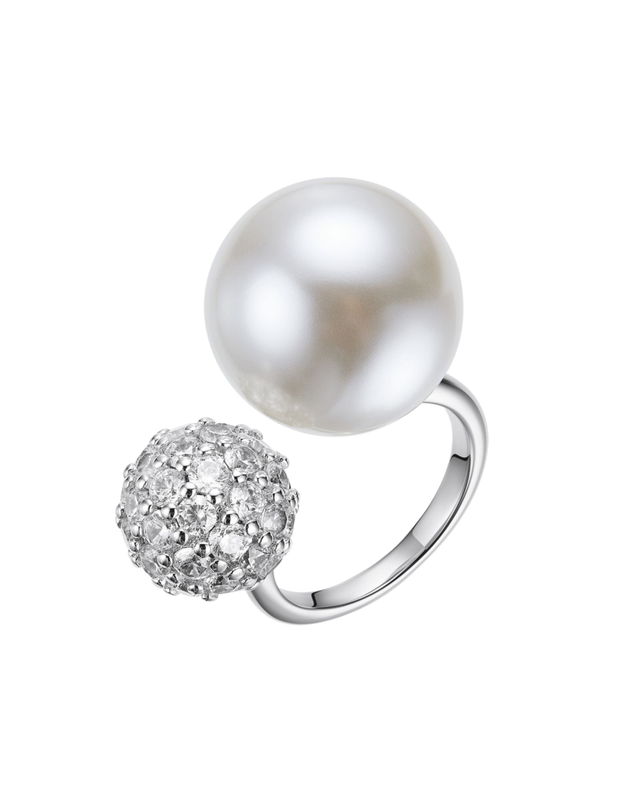 Evie Pearl Ring