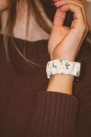 Neutral Floral Scrunchie Apple Watchband