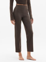 Elation Ultra High Rise Straight Crop Pant