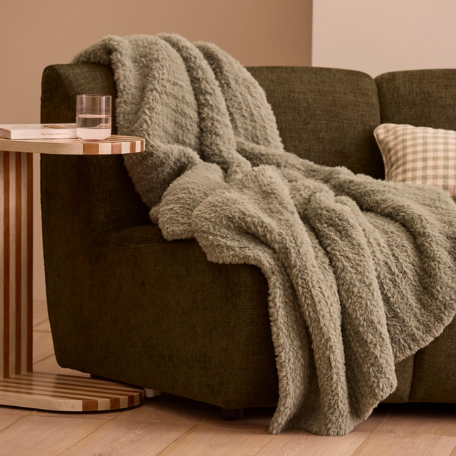 Munich Sage Feather Yarn Throw