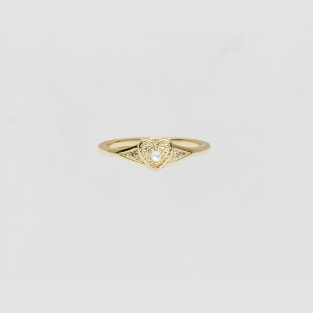 The Dainty Pearl Heart Heirloom Ring