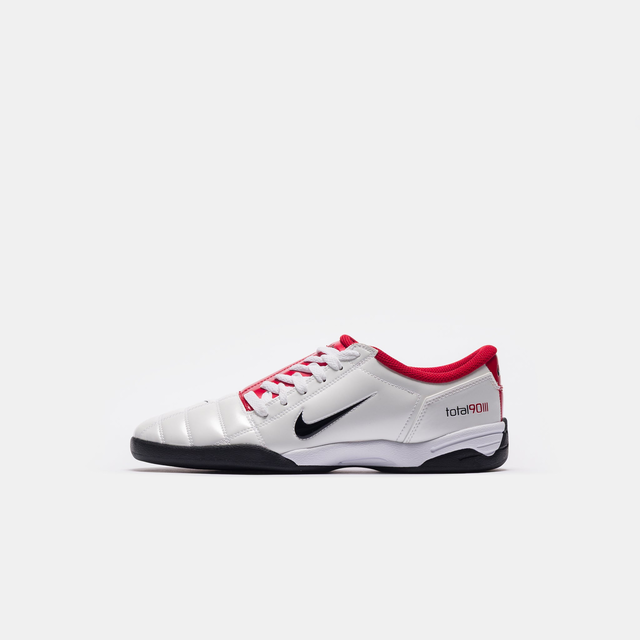 Total 90 Sneaker in White/Black/Gym Red