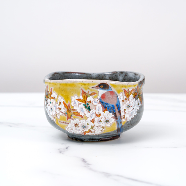 Bizan Kiln Yoshidaya Sakura and Bird Kutani Matcha Bowl Chawan Made In Japan