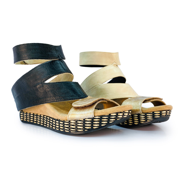 Olivia 4 - Cream flips to Black - 4 Way Sandal